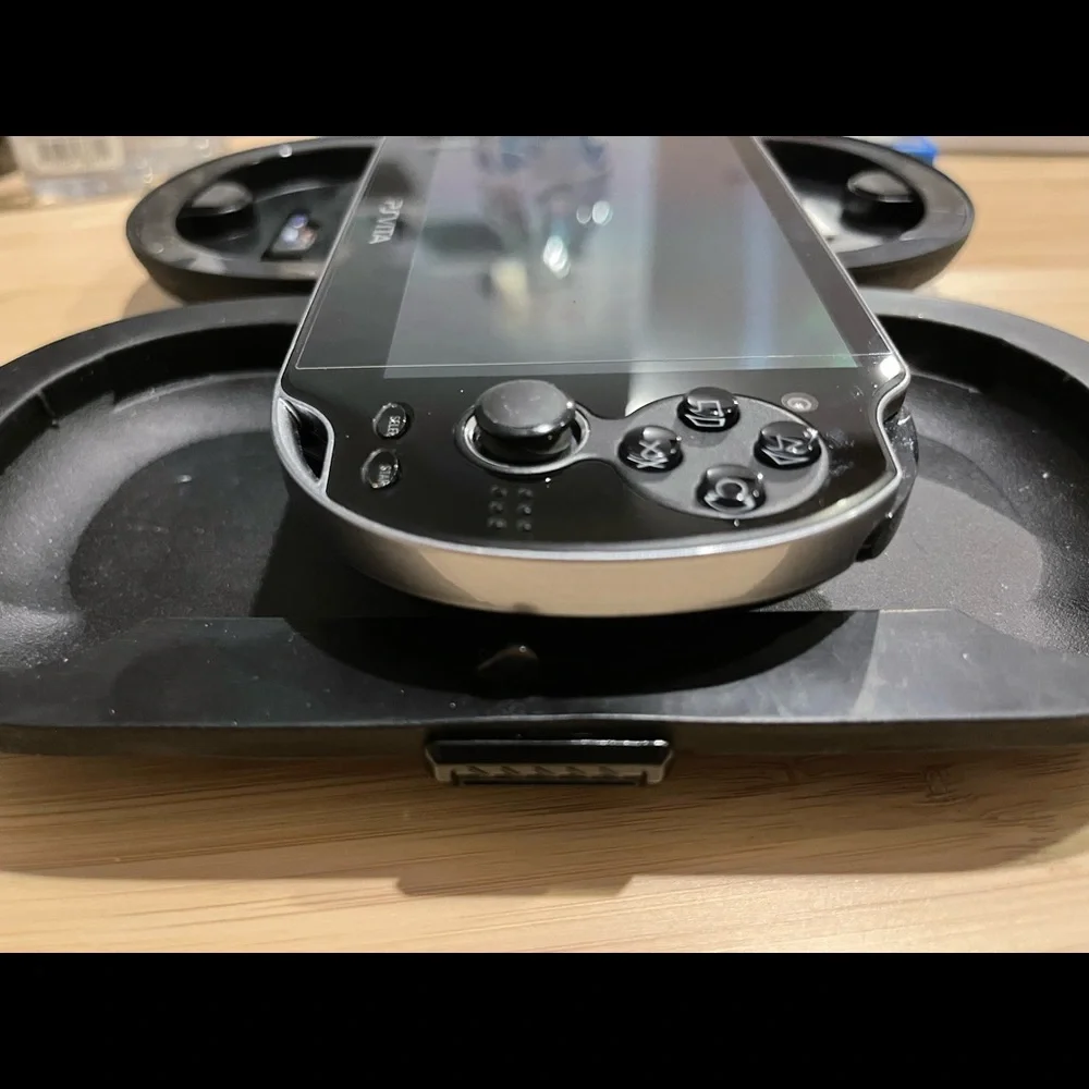 Sony play station vita  pch-1101 black color